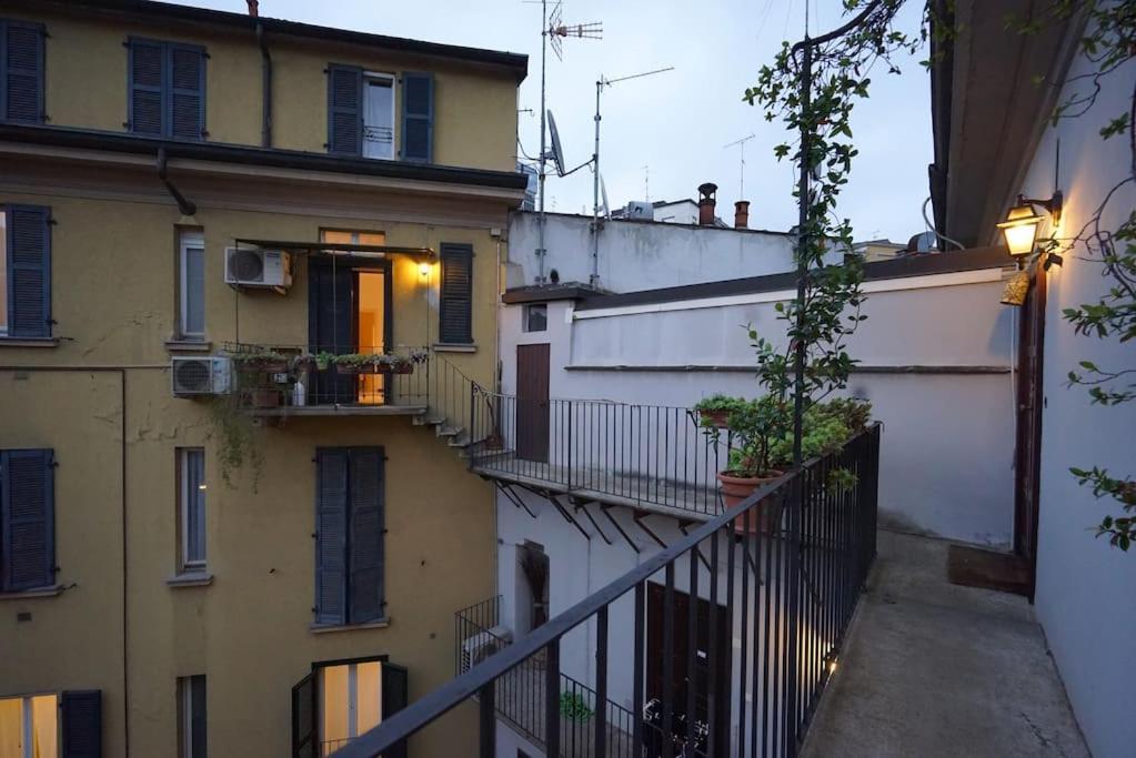 Central Guesthouse Cir 015146-Cni-01484 Milano Eksteriør billede