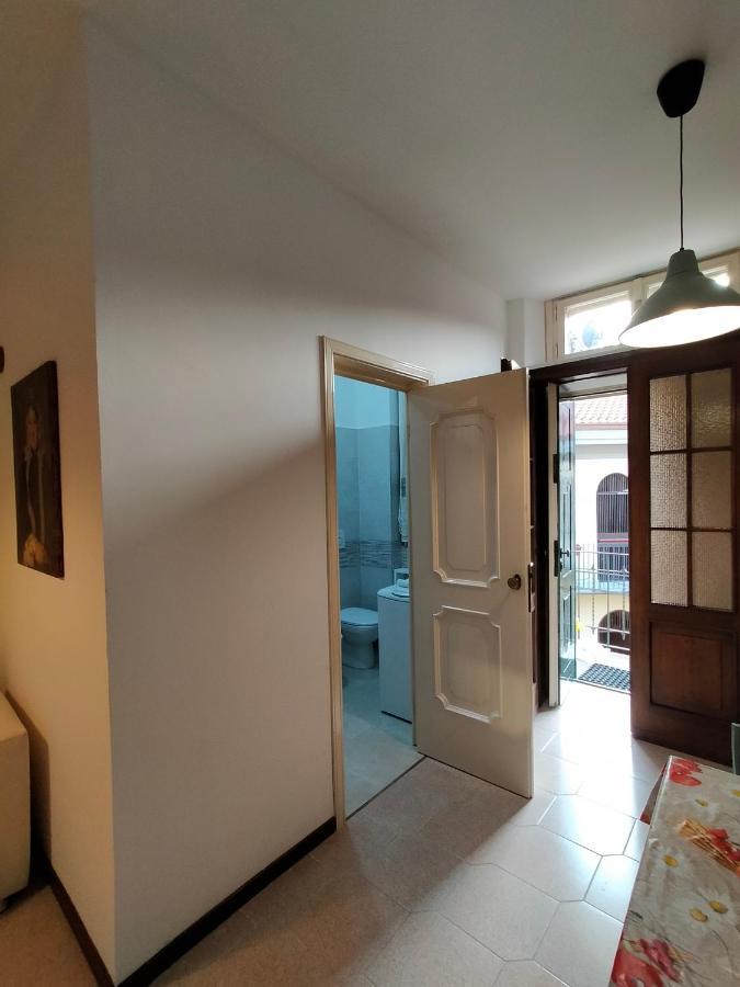 Central Guesthouse Cir 015146-Cni-01484 Milano Eksteriør billede