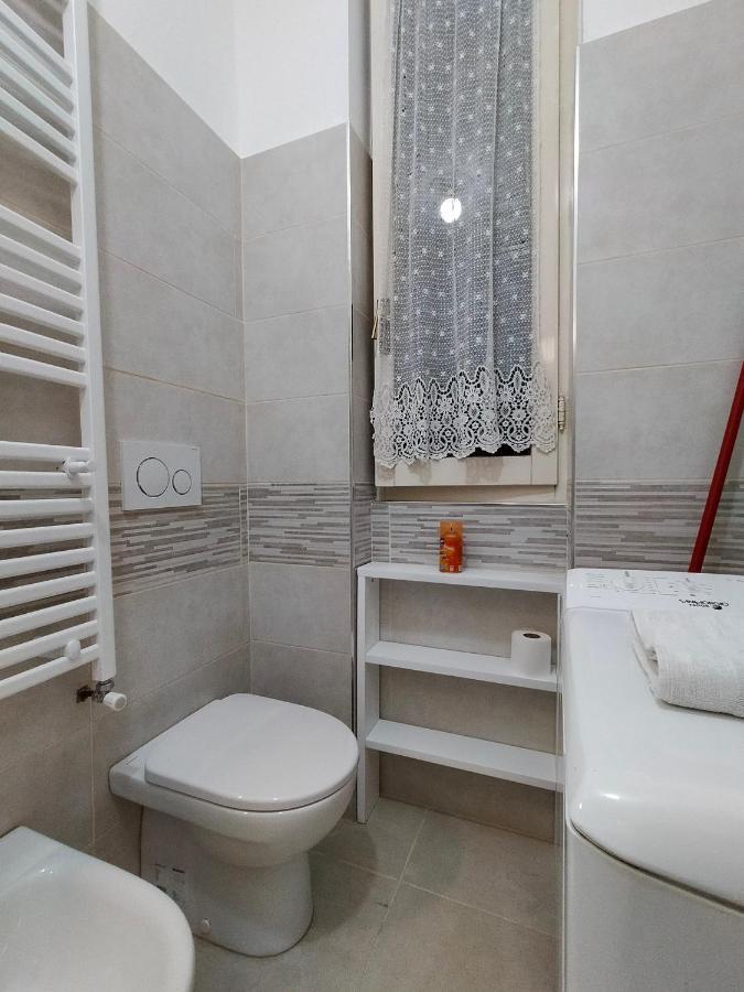 Central Guesthouse Cir 015146-Cni-01484 Milano Eksteriør billede